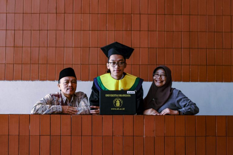 Scholarship Universe